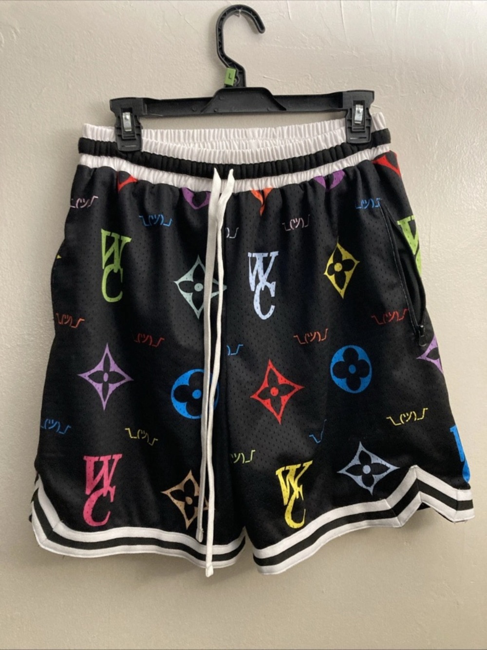 Men’s WHO CARES LV Basketball Shorts Size Medium